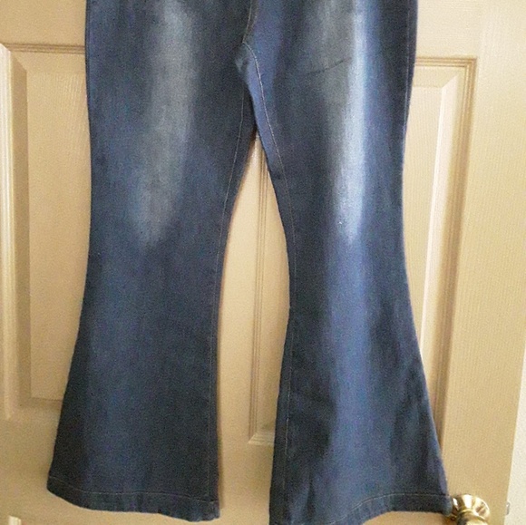 Women's  70's High waisted Retro Bell Bottoms. - Picture 3 of 3